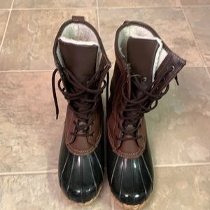 Woman’s Totes winter boots